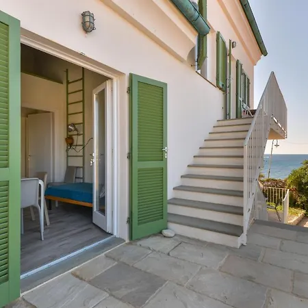 Il Quartiere Capraia * Pomonte